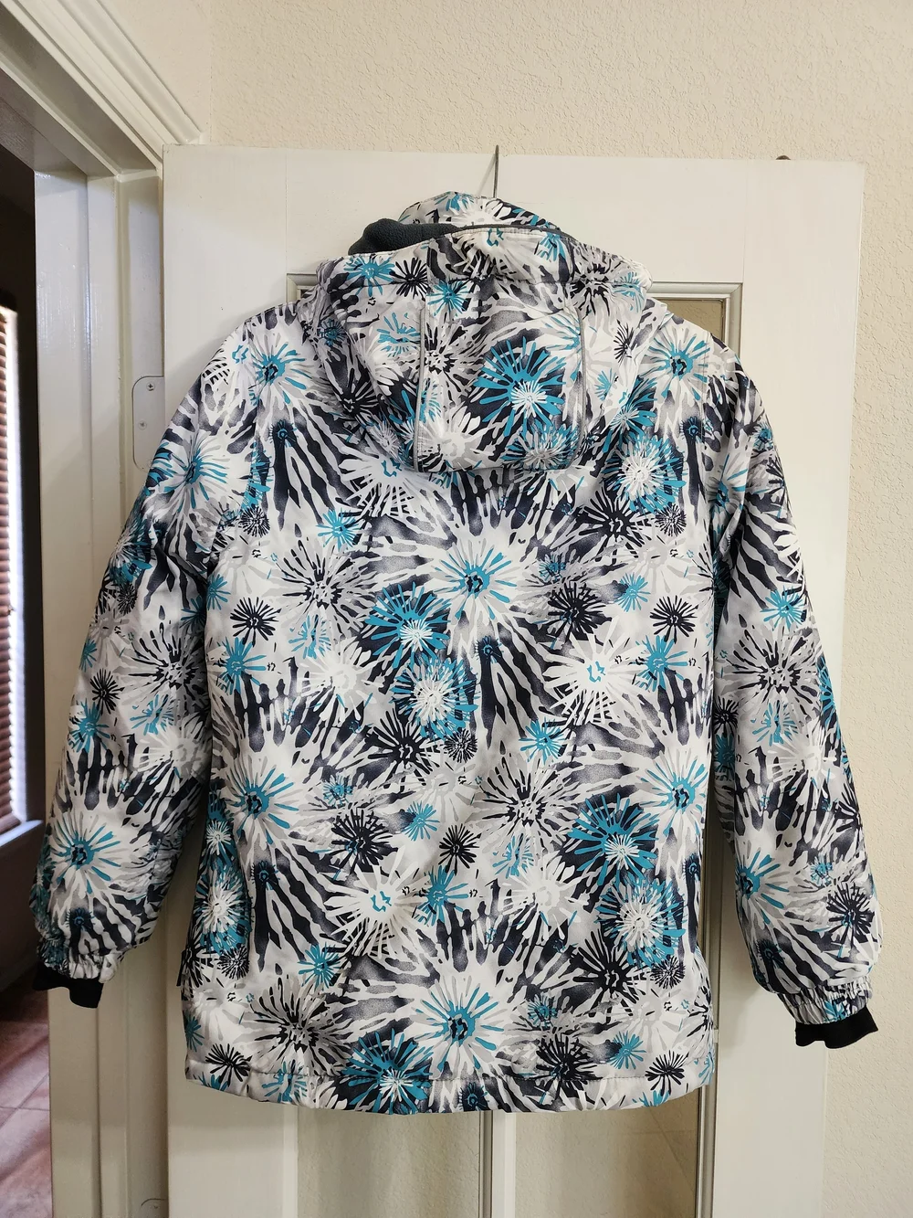 Kamik welcome zippered print